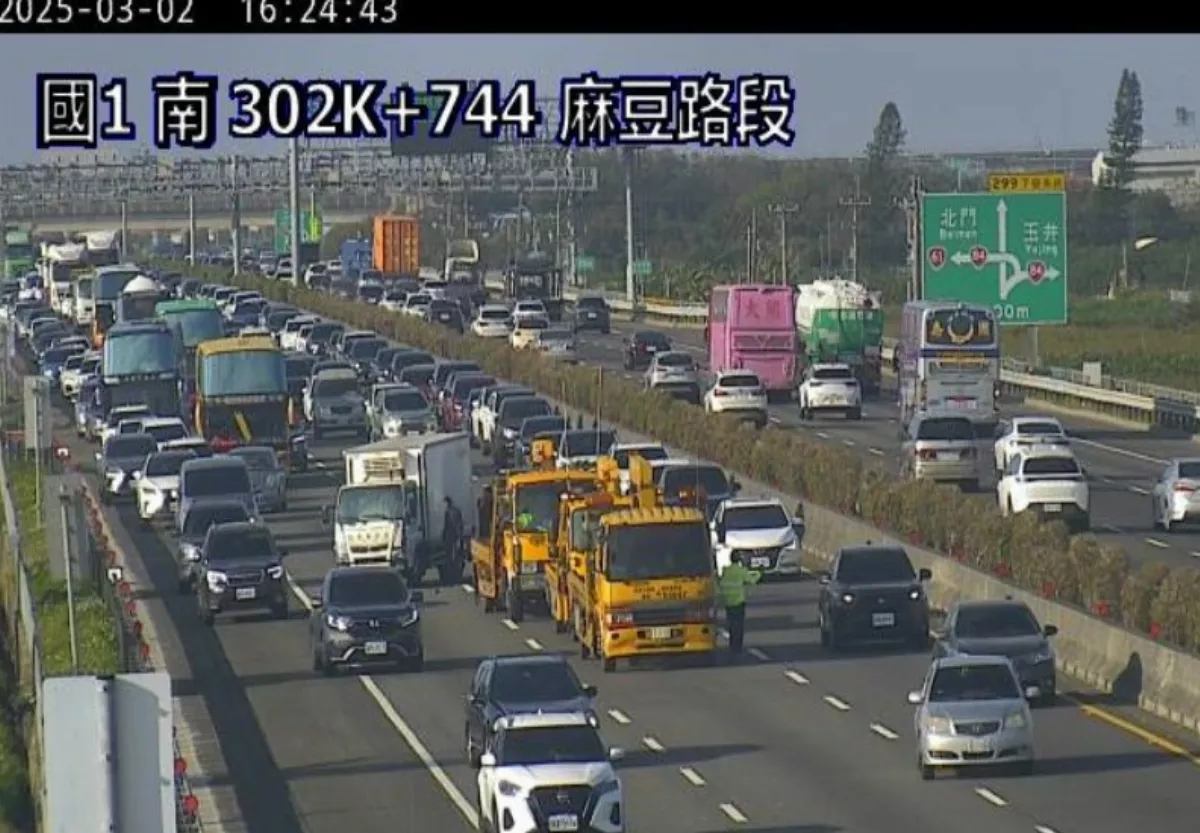 收假北返車潮湧現！3交通事故釀國道嚴重回堵